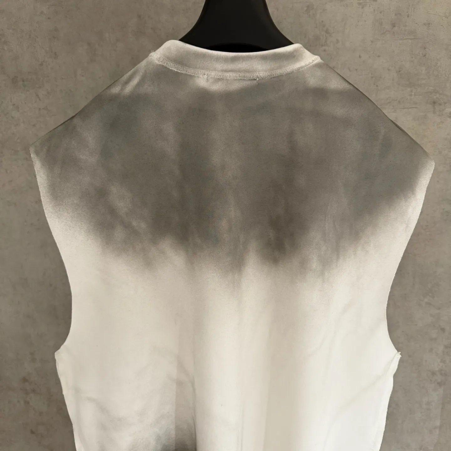 🅿️200 [Strict quality control] CH Crow Heart Sleeveless Round Neck T-shirt 320g heavy-duty composite fabric The upper body is wide and stylish Ice-feeling experience on the inside Waist side splicing tailoring Spray horse slip plus burning process The oversize version highlights the trendy design Size: L-4XL